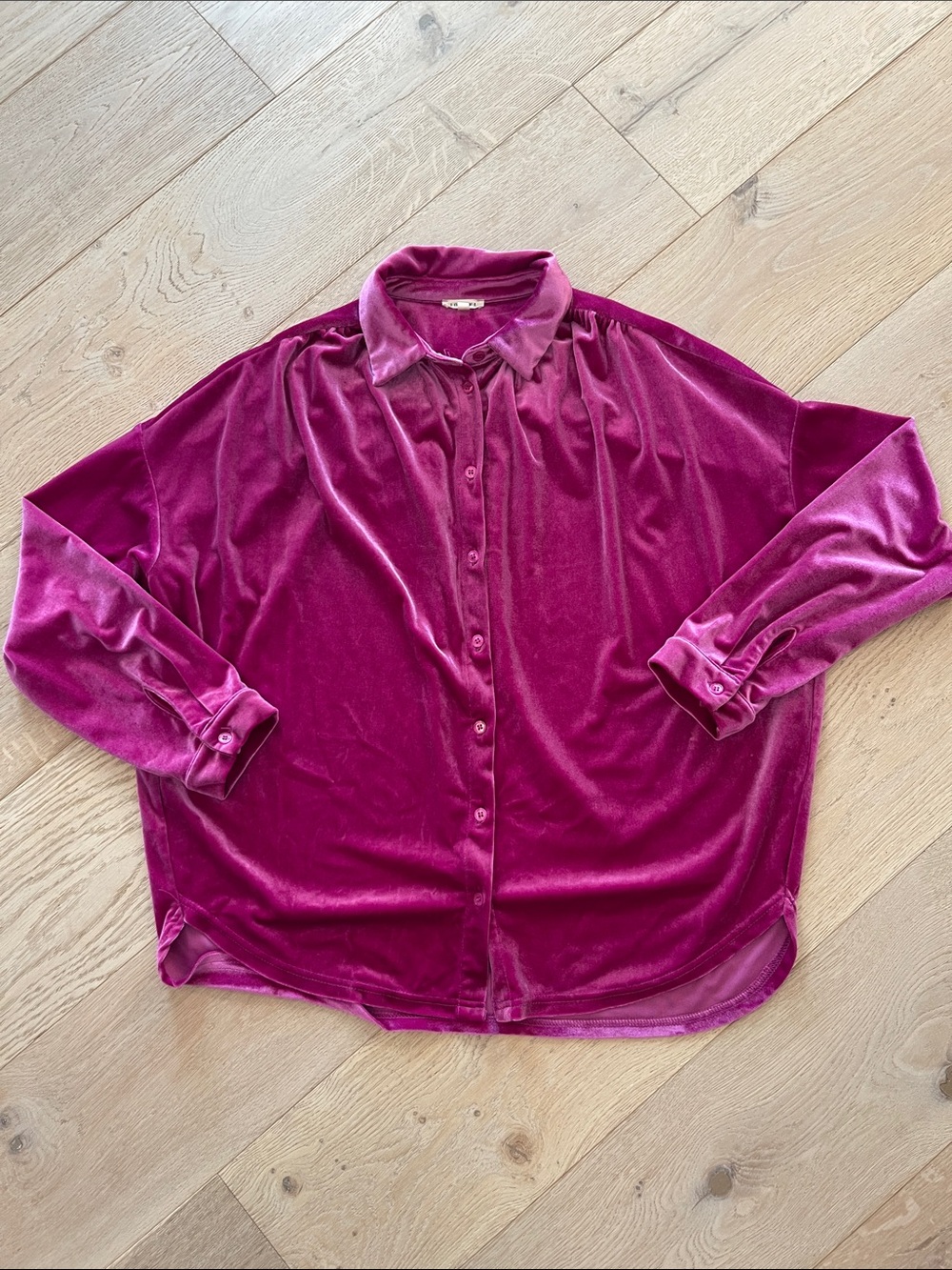 JODIFL Velvet Button-Front Shirt - Fuchsia